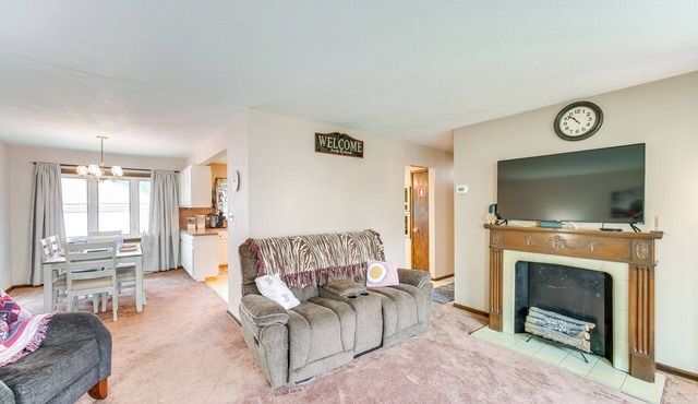 8 Mi to Cleveland: Family Home w/Fenced Backyard!