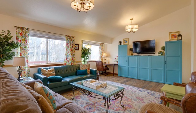 8 Mi to Copper Mtn: Dtwn Frisco Retreat w/Deck!