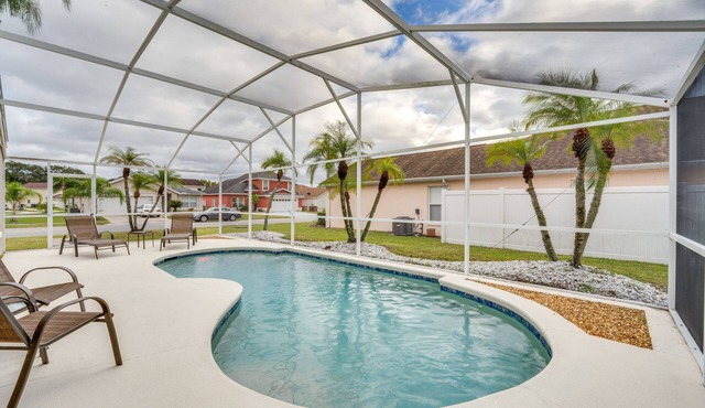 8 Mi to Disney: Kissimmee Home w/Lanai & Pool!