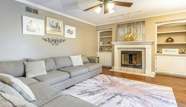 8 Mi to Dtwn: Family-Friendly Home in Fort Wayne!