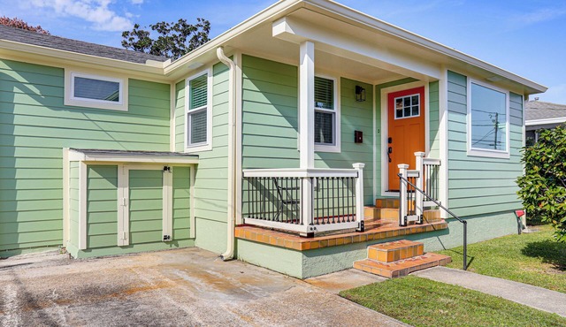 8 Mi to Dtwn New Orleans! Newly Renovated Home