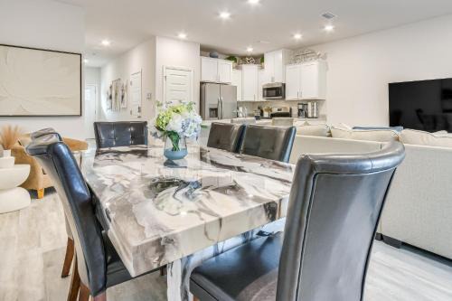 8 Mi to Dtwn Pensacola Modern Escape with Patio!