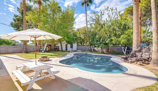8 Mi to Dtwn: Pet-Friendly Phoenix Home!