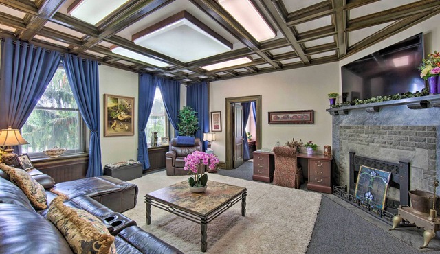 8 Mi to Hersheypark: 'Millard Mansion' in Annville