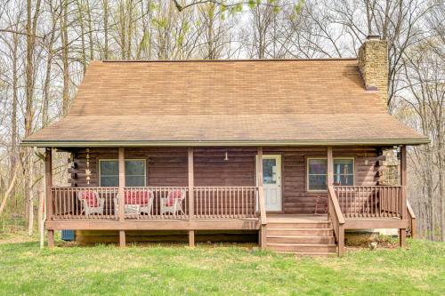 8 Mi to IU: Cabin w/Reading Nook, Fire Pit & Yard