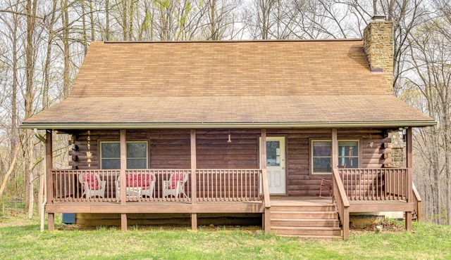 8 Mi to IU: Cabin w/Reading Nook, Fire Pit & Yard