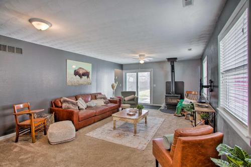 8 Mi to Lake Eerie and Dtwn Toledo! Peaceful Cottage