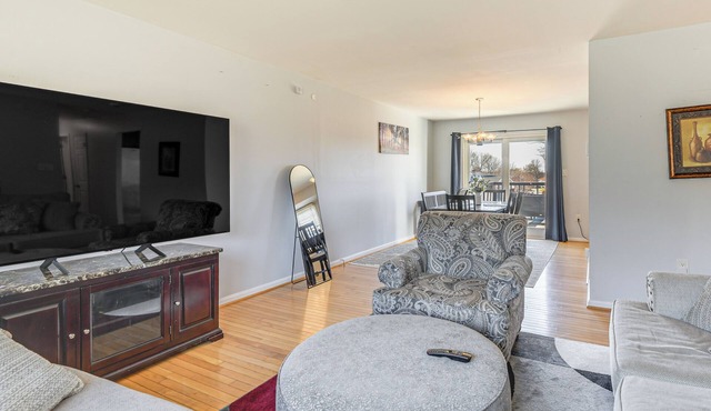8 Mi to Nat'l Harbor: Family Home in DC Suburbs
