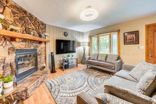 8 Mi to Nature Center Streamwood Gem with Yard!