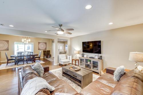 8 Mi to Old Town Scottsdale Family Home!