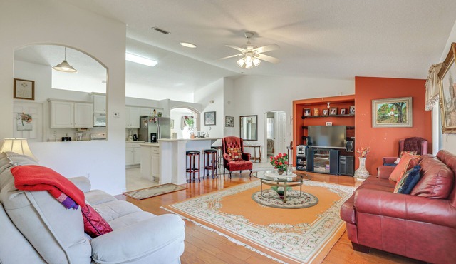 8 Mi to Sea! Snowbird Haven w/Porch in Palm Coast