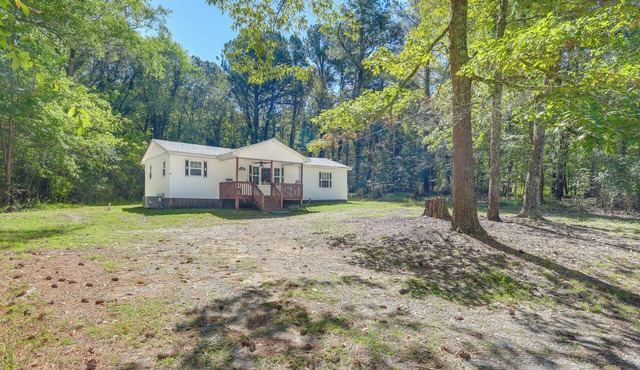 8 Mi to Sloppy Floyd State Park: Peaceful Retreat!