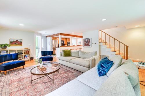 8 Mi to Tanglewood & Butternut Ski: Spacious Home!
