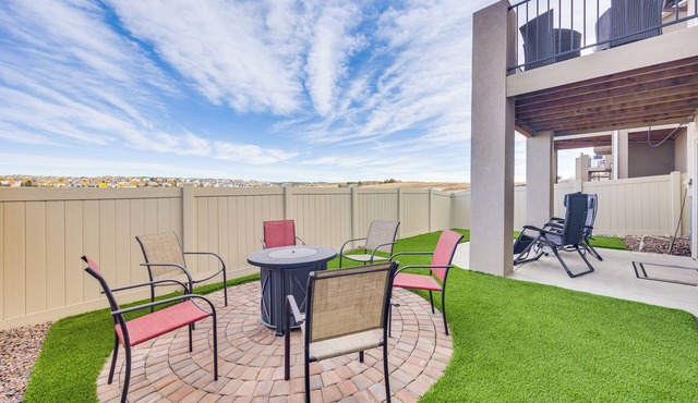 8 Mi to USAFA! Townhome w/Game Room & Backyard
