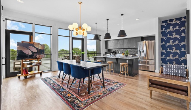 8 Min to Broadway-Rooftop Patio w City Views-Walkable