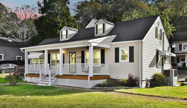 8 Mins to Downtown, Hospitals, Shops, Scenic Mountain Top View