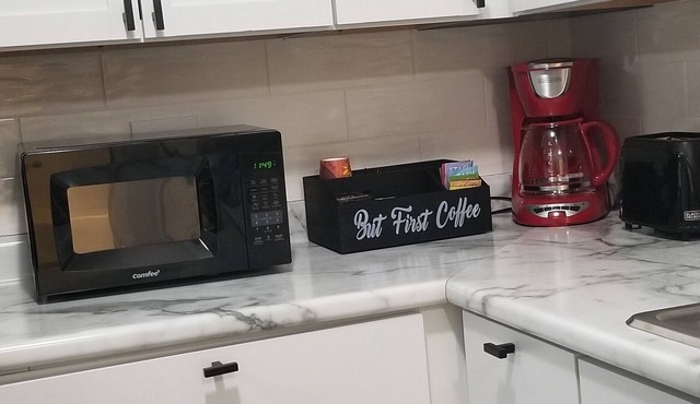 8 Minutes from Midway Airport!