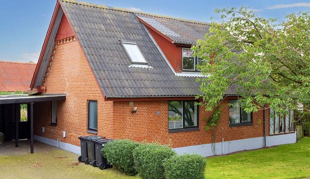 8 person holiday home in Øster Assels-By Traum