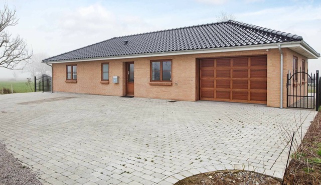 8 person holiday home in Harpelunde