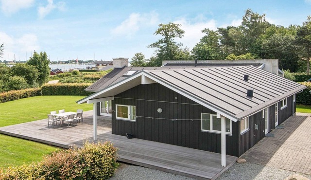 8 person holiday home in Juelsminde-By Traum