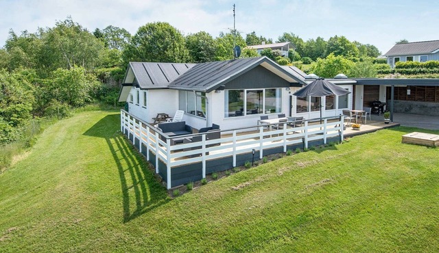 8 person holiday home in Allingåbro