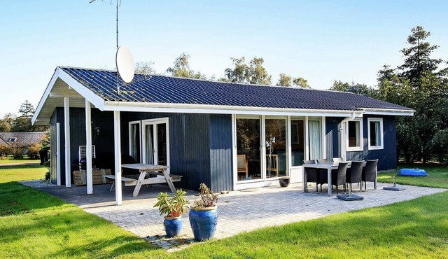 8 person holiday home in Dannemare