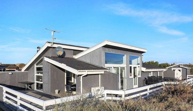 8 person holiday home in Ringkøbing