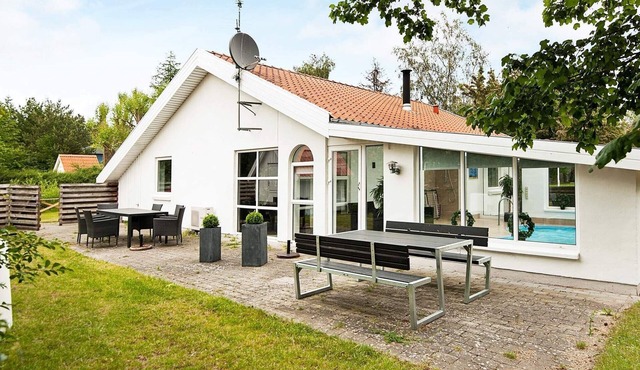8 person holiday home in Ebeltoft-By Traum