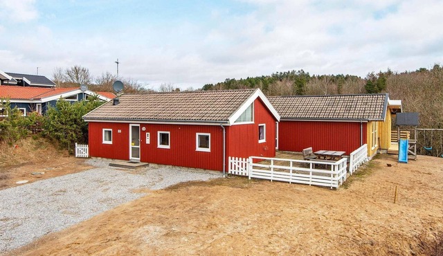 8 person holiday home in Ebeltoft