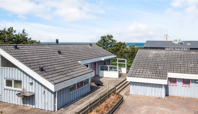 8 person holiday home in Glesborg