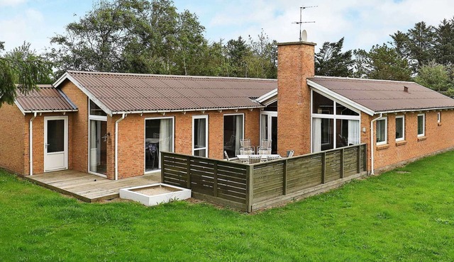 8 person holiday home in Hjørring-By Traum