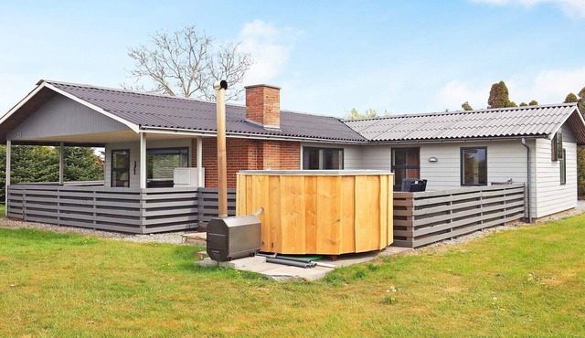 8 person holiday home in Otterup-By Traum