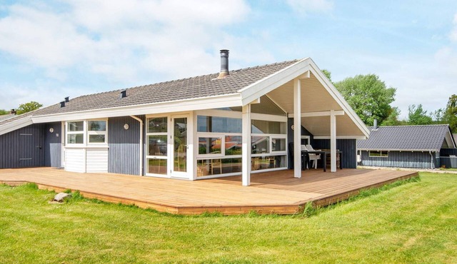 8 person holiday home in Sjølund-By Traum