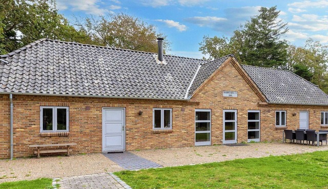 8 person holiday home in Thyholm-By Traum