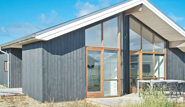 8 person holiday home in Ulfborg-By Traum