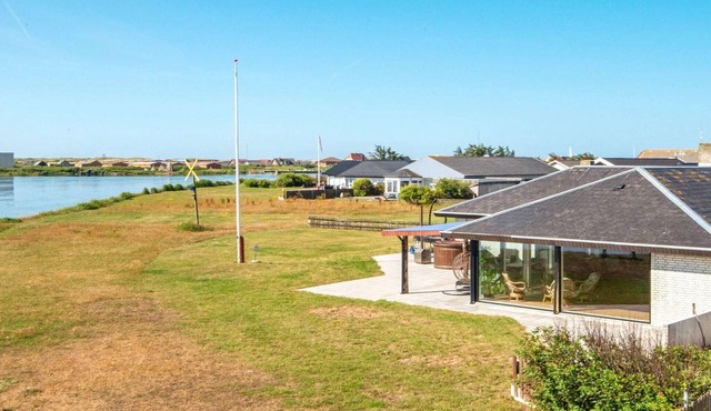 8 person holiday home in Ulfborg-By Traum