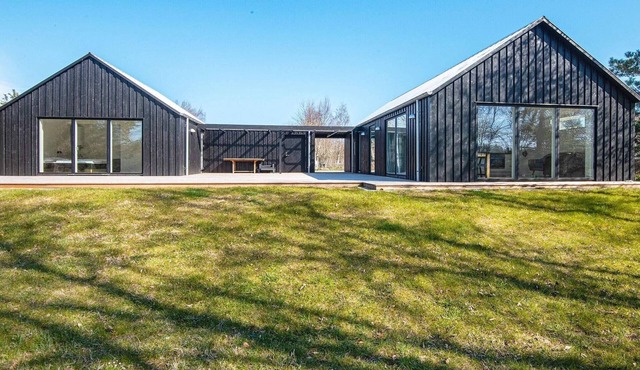 8 person holiday home in Grenaa-By Traum