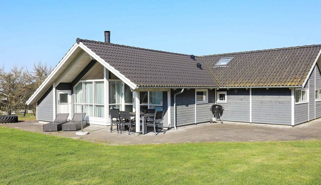 8 person holiday home in Humble-By Traum