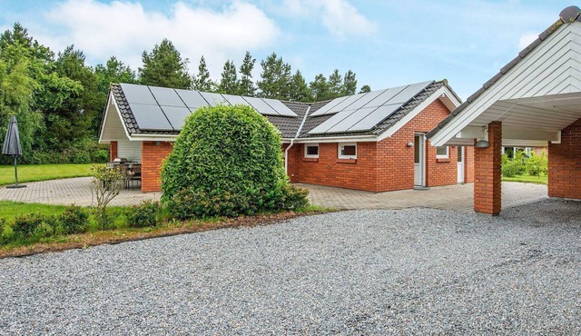 8 person holiday home in Oksbøl-By Traum