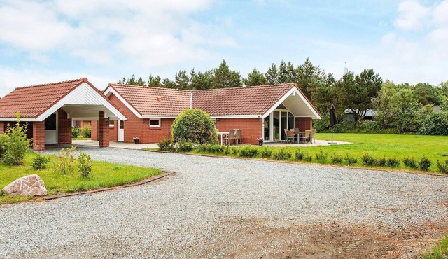 8 person holiday home in Oksbøl-By Traum