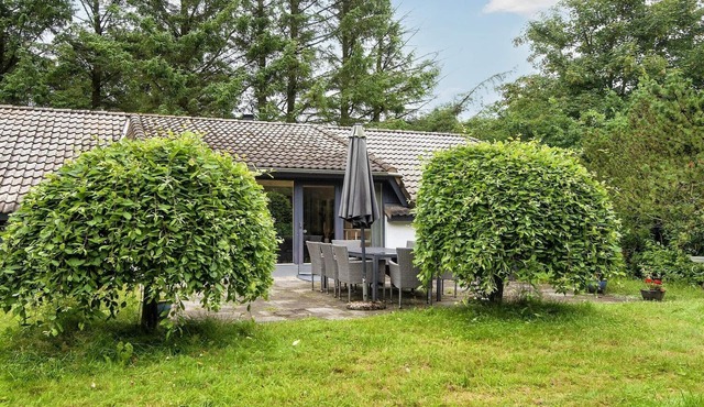 8 person holiday home in Oksbøl-By Traum