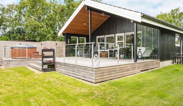 8 person holiday home in Struer-By Traum