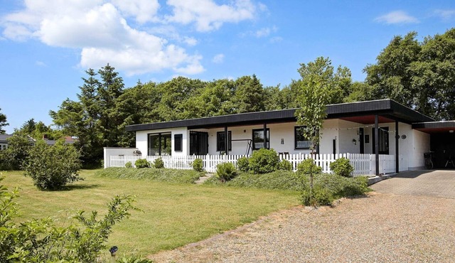 8 person holiday home in Struer-By Traum