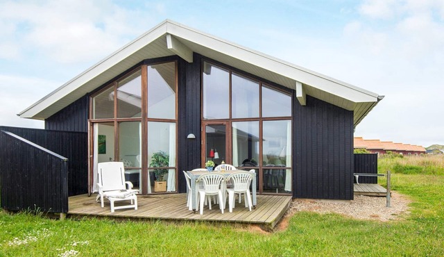 8 person holiday home in Ulfborg-By Traum