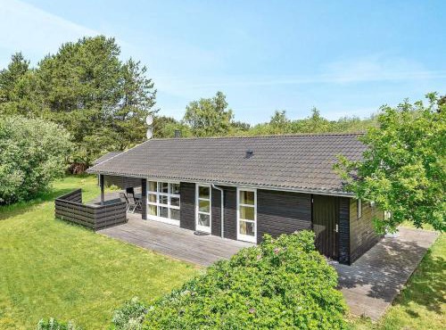8 person holiday home in Ålbæk