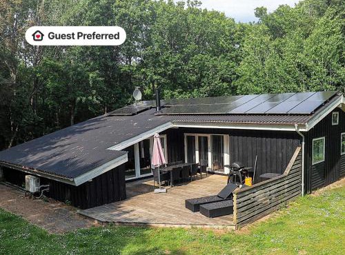 8 person holiday home in Ålbæk-By Traum