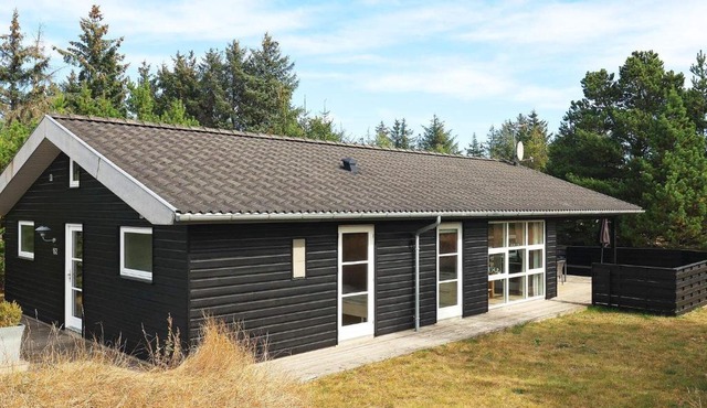 8 person holiday home in Ålbæk-By Traum