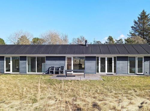 8 person holiday home in Ålbæk-By Traum
