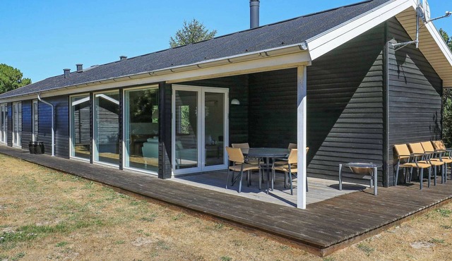 8 person holiday home in Ålbæk-By Traum