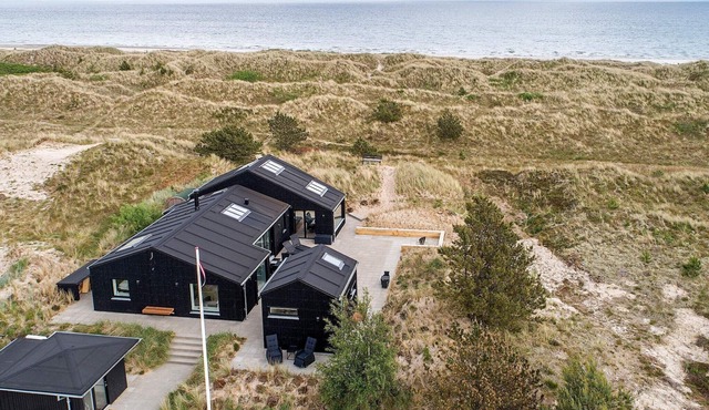 8 person holiday home in Ålbæk-By Traum